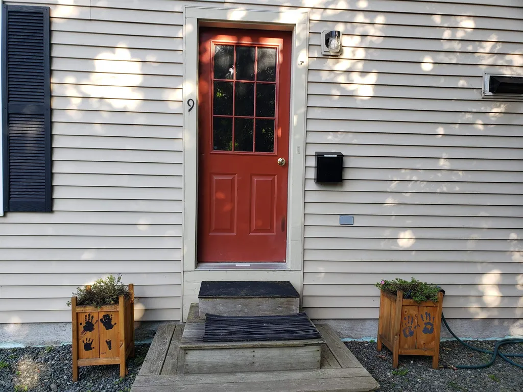 9 Fairview Avenue Lebanon NH 03766