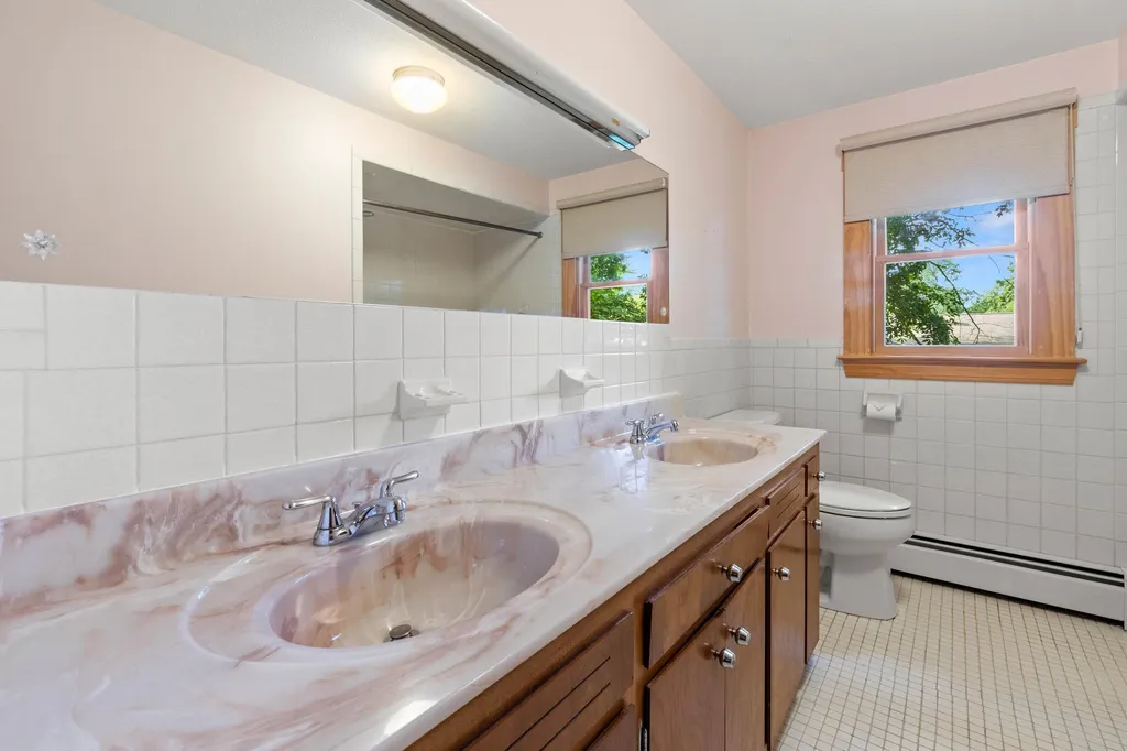 20 Lucille Avenue Salem NH 03079