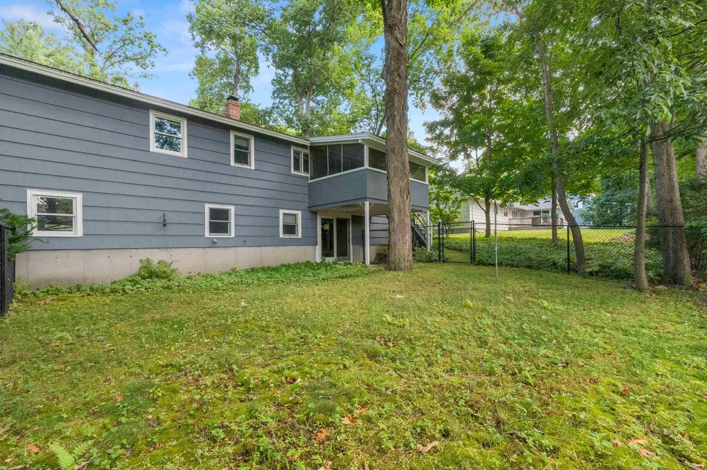 20 Lucille Avenue Salem NH 03079