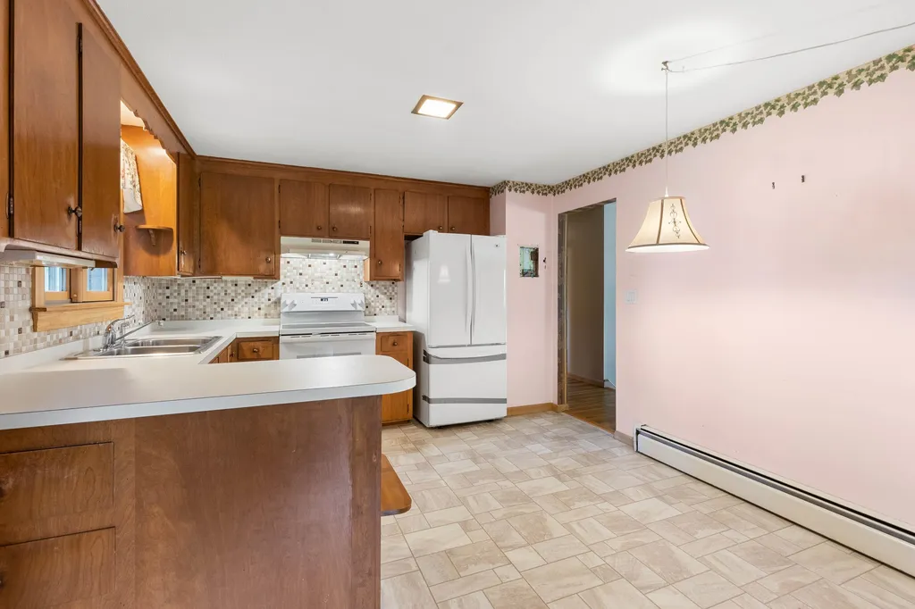 20 Lucille Avenue Salem NH 03079