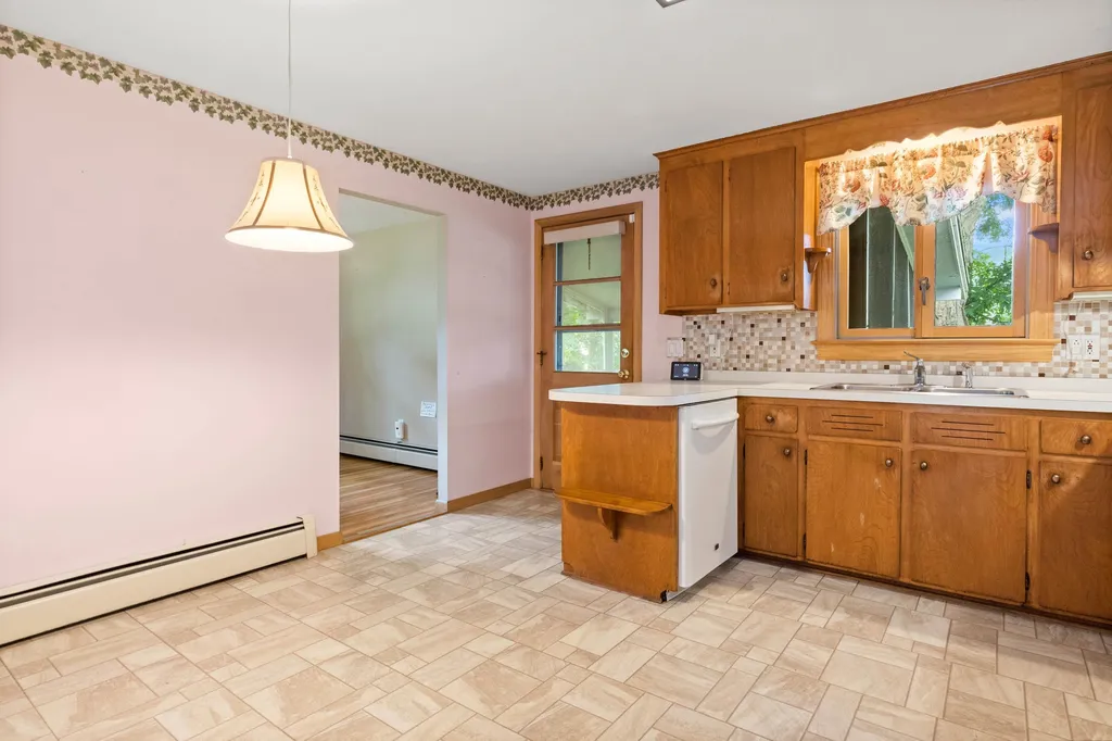 20 Lucille Avenue Salem NH 03079