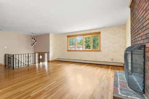 20 Lucille Avenue Salem NH 03079