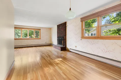 20 Lucille Avenue Salem NH 03079