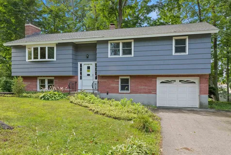 20 Lucille Avenue Salem NH 03079