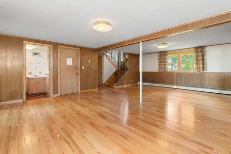 20 Lucille Avenue Salem NH 03079
