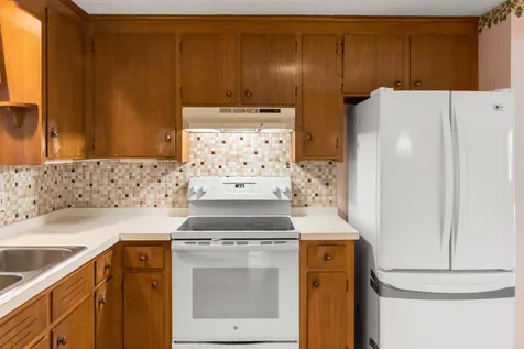 20 Lucille Avenue Salem NH 03079