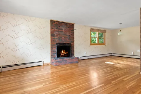 20 Lucille Avenue Salem NH 03079