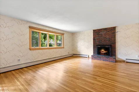 20 Lucille Avenue Salem NH 03079