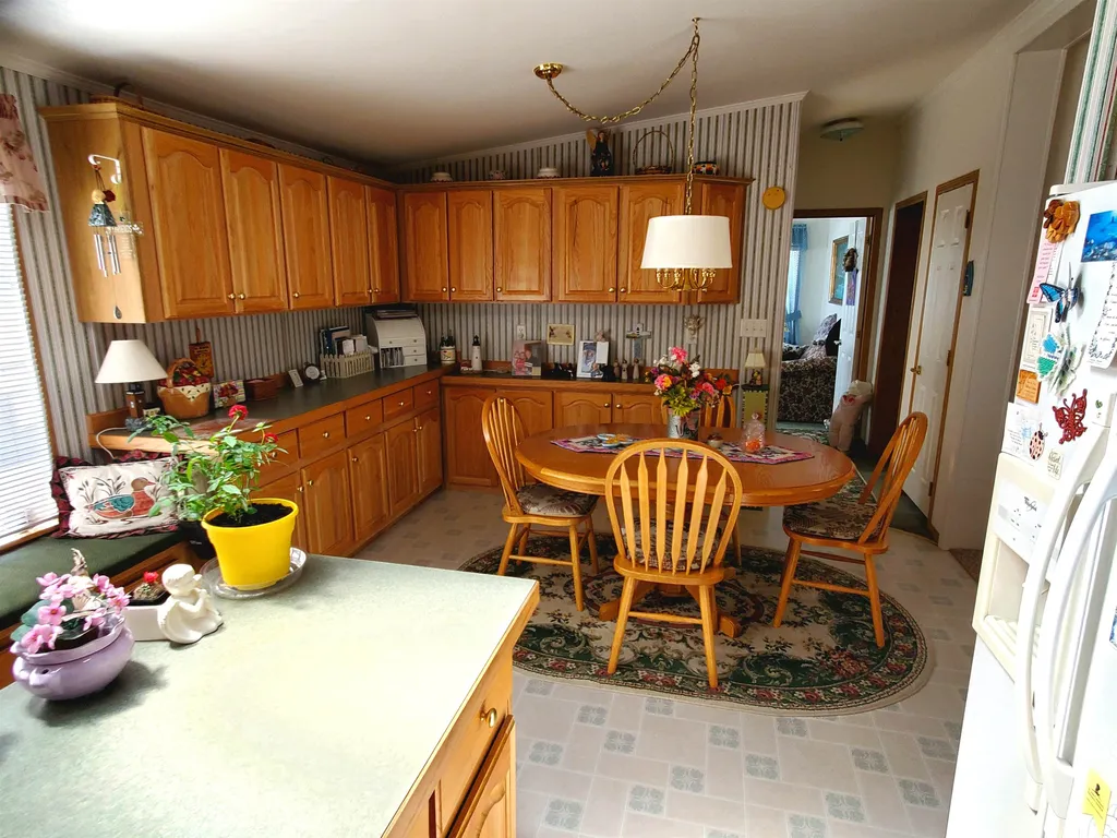 6 Windsor Drive Alfred ME 04002-3653