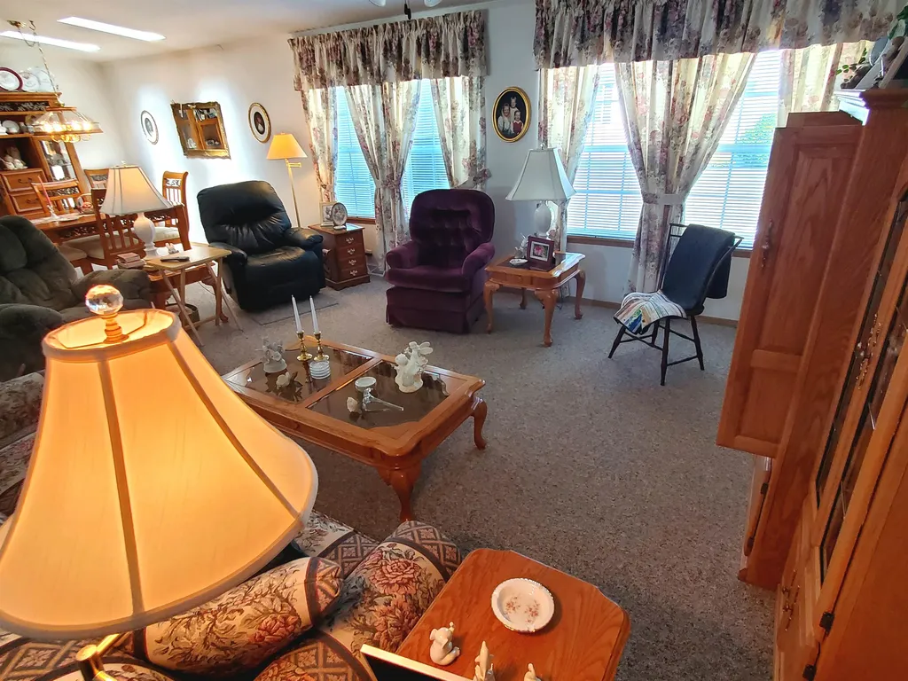 6 Windsor Drive Alfred ME 04002-3653