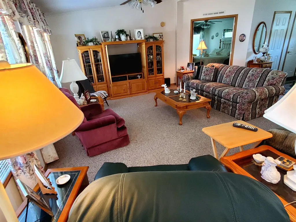 6 Windsor Drive Alfred ME 04002-3653