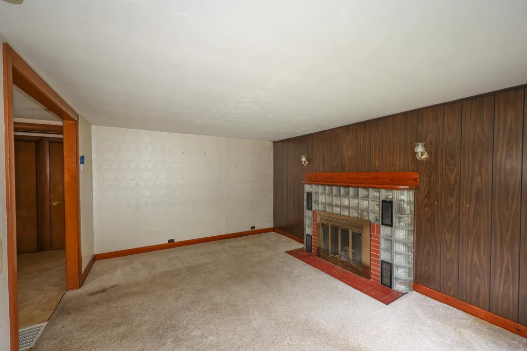 31 E Dunstable Road Nashua NH 03060