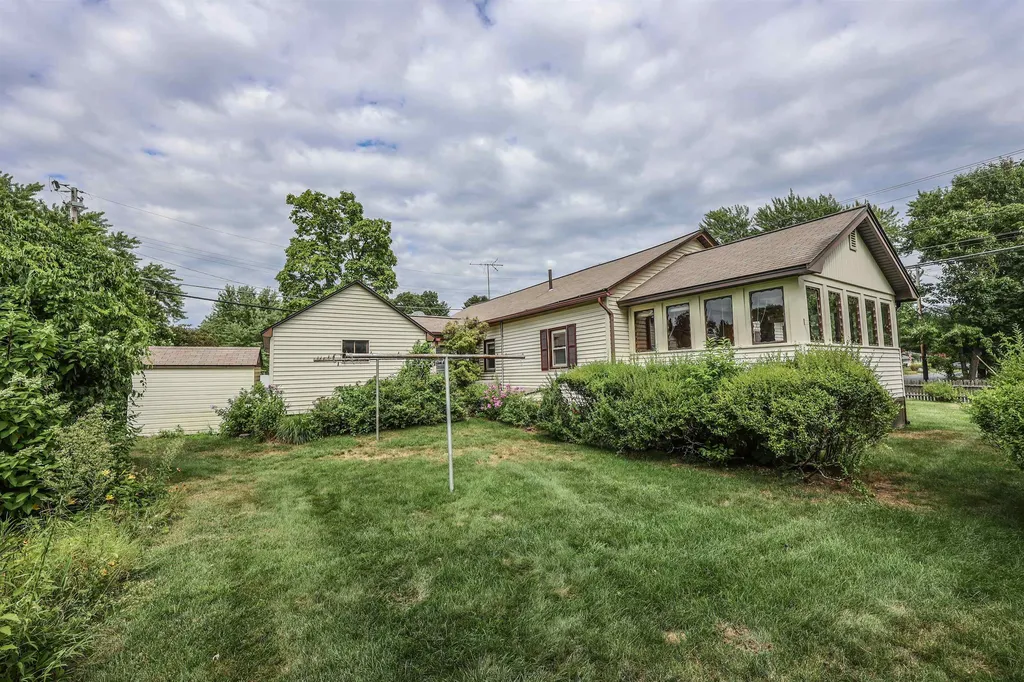 31 E Dunstable Road Nashua NH 03060
