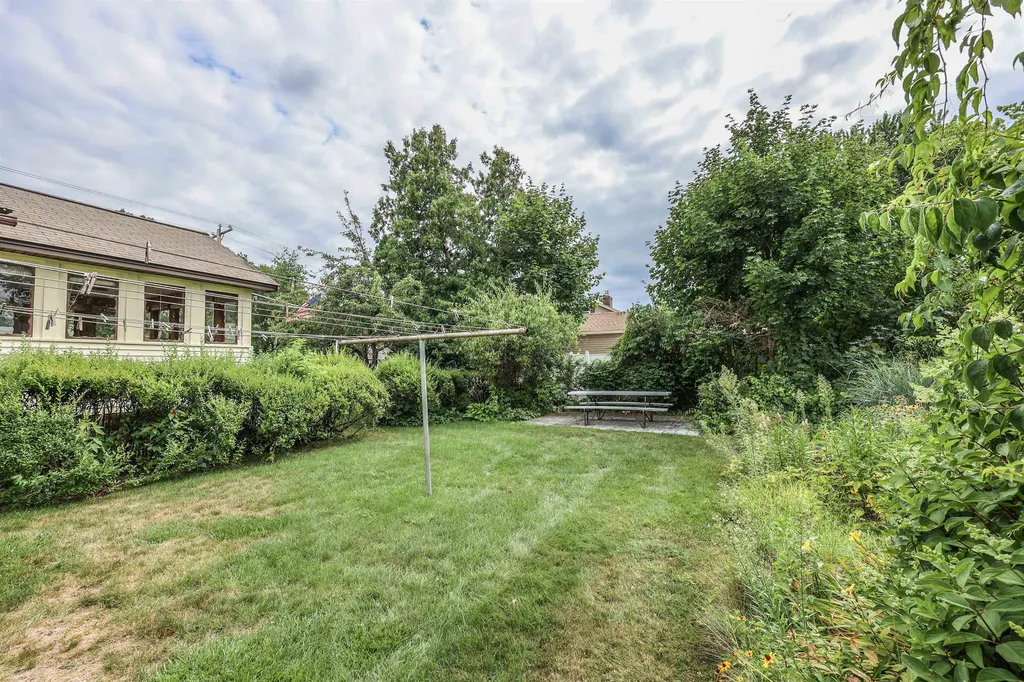 31 E Dunstable Road Nashua NH 03060