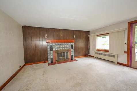 31 E Dunstable Road Nashua NH 03060