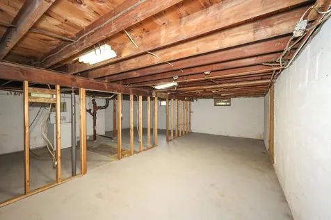 31 E Dunstable Road Nashua NH 03060