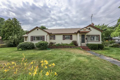 31 E Dunstable Road Nashua NH 03060