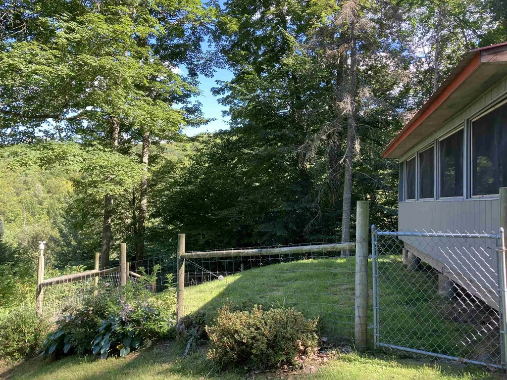 4350 Maplewood Road Corinth VT 05039