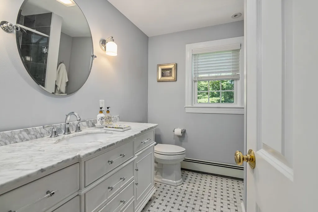 219 Kensington Road Hampton Falls NH 03844