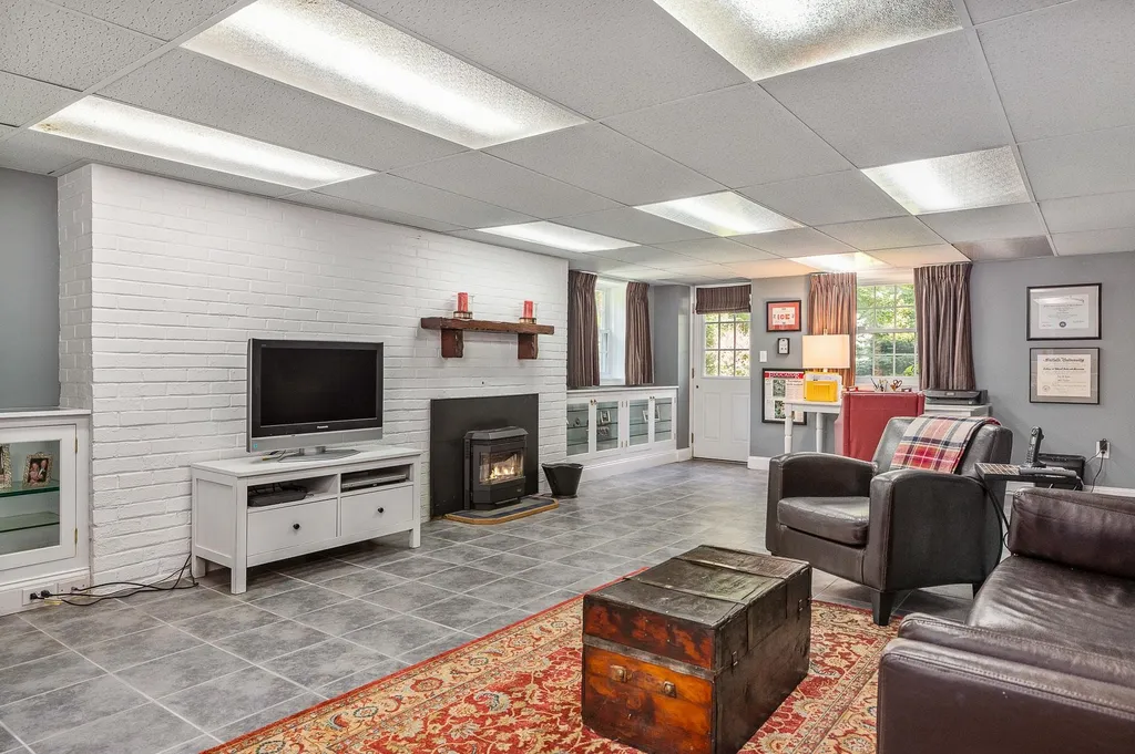219 Kensington Road Hampton Falls NH 03844