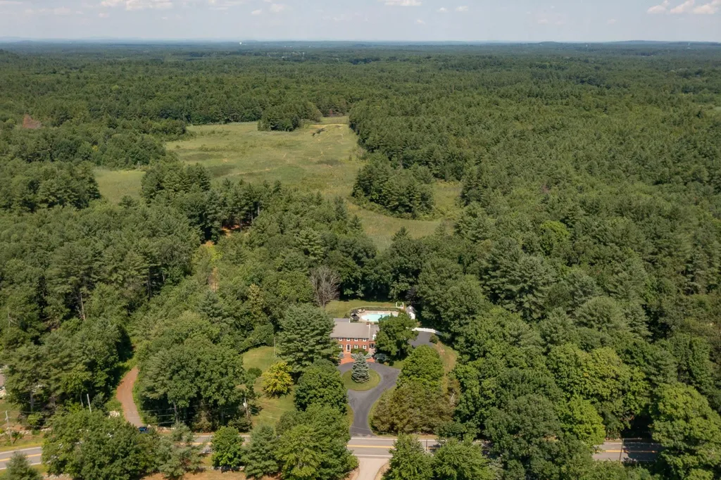 219 Kensington Road Hampton Falls NH 03844