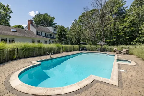 219 Kensington Road Hampton Falls NH 03844