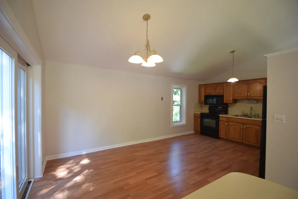 37 Redfield Circle Derry NH 03038