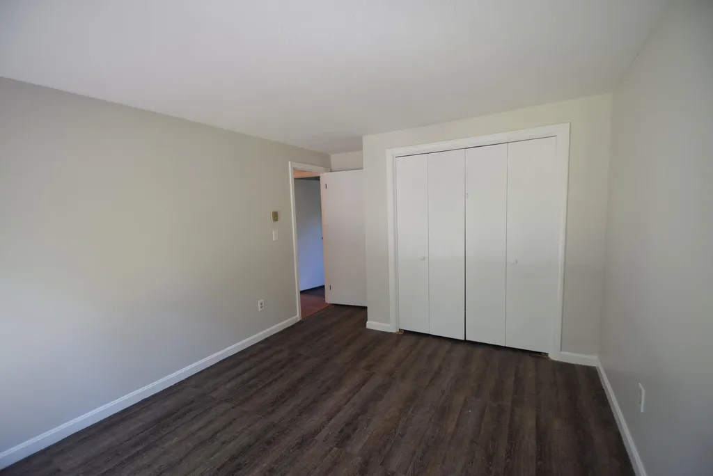 37 Redfield Circle Derry NH 03038