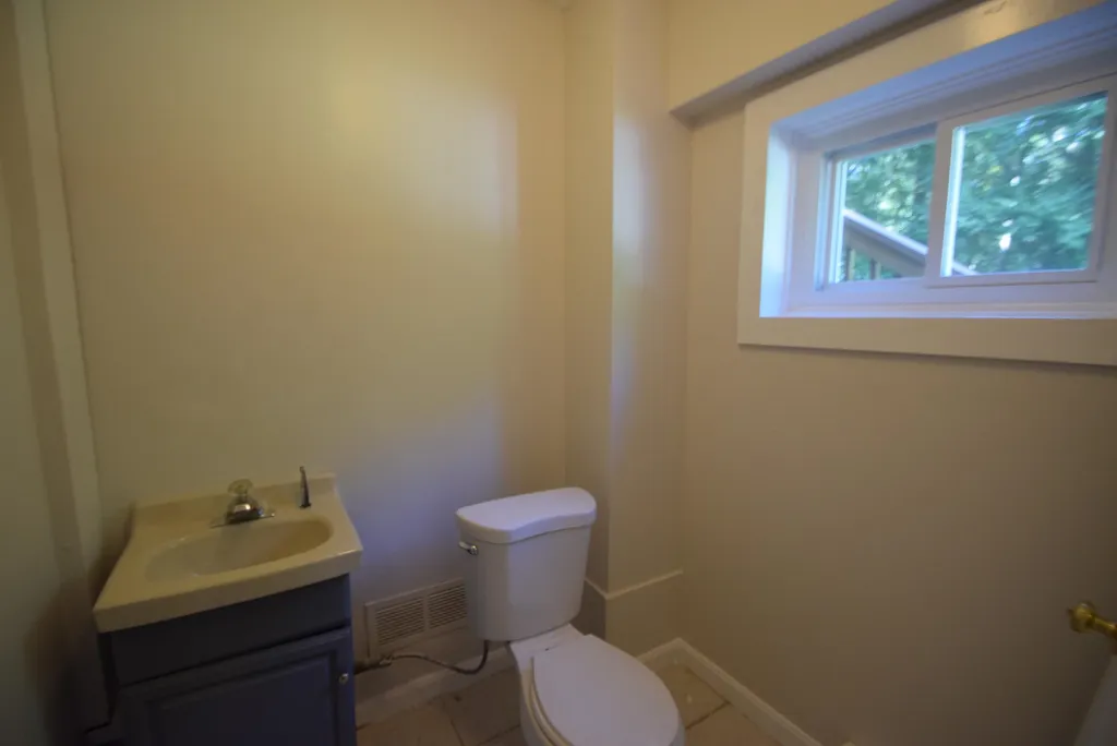 37 Redfield Circle Derry NH 03038