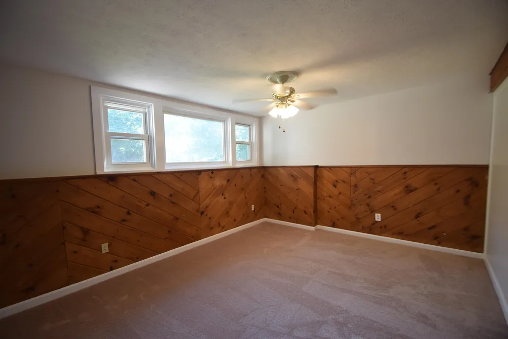 37 Redfield Circle Derry NH 03038
