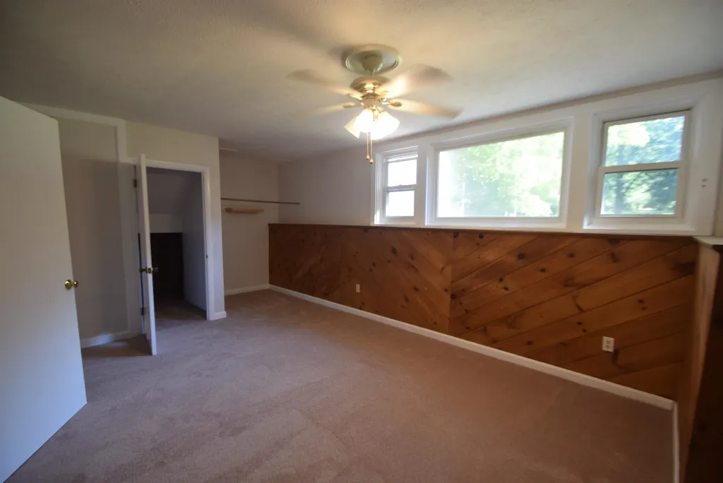 37 Redfield Circle Derry NH 03038