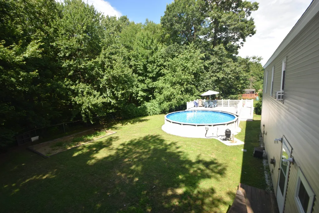 37 Redfield Circle Derry NH 03038