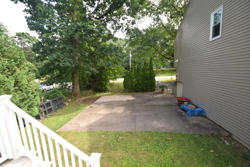 37 Redfield Circle Derry NH 03038