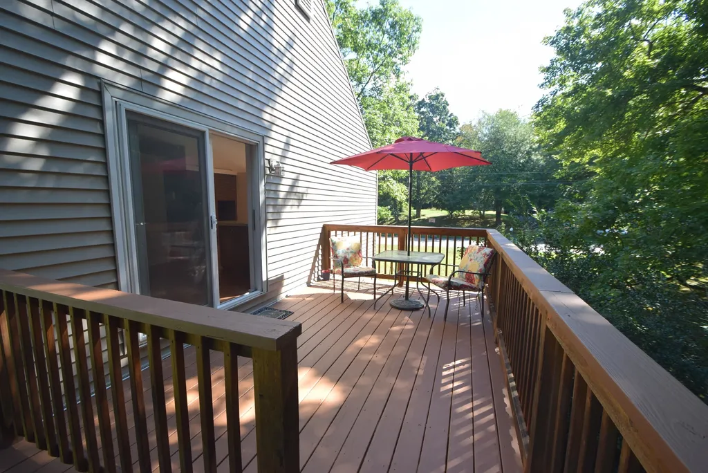 37 Redfield Circle Derry NH 03038