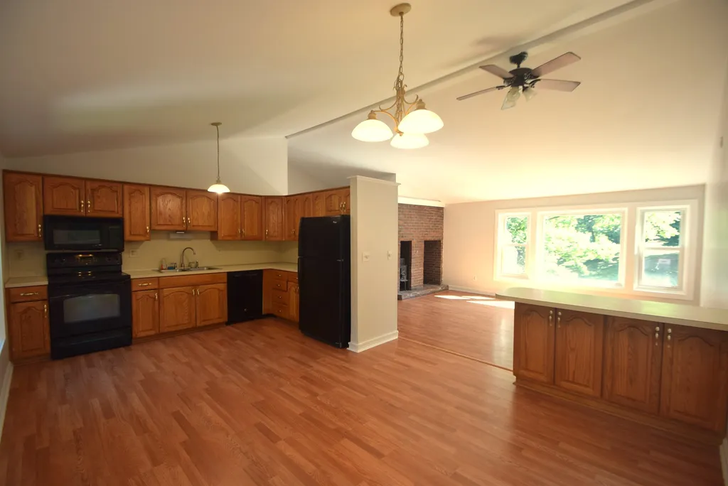 37 Redfield Circle Derry NH 03038