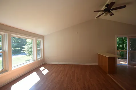 37 Redfield Circle Derry NH 03038