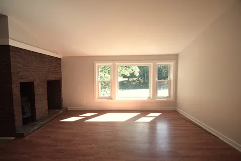 37 Redfield Circle Derry NH 03038