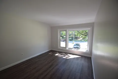 37 Redfield Circle Derry NH 03038