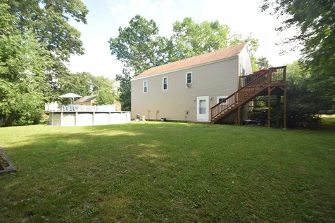 37 Redfield Circle Derry NH 03038