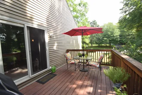 37 Redfield Circle Derry NH 03038
