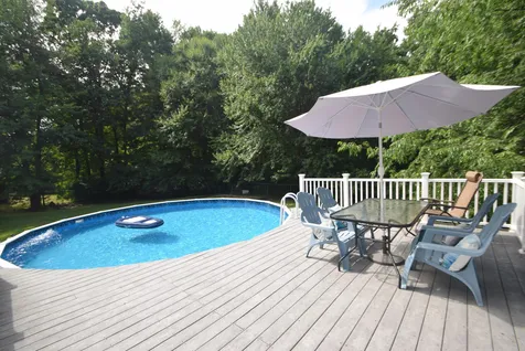 37 Redfield Circle Derry NH 03038