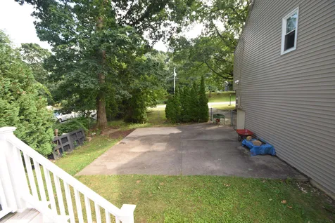 37 Redfield Circle Derry NH 03038