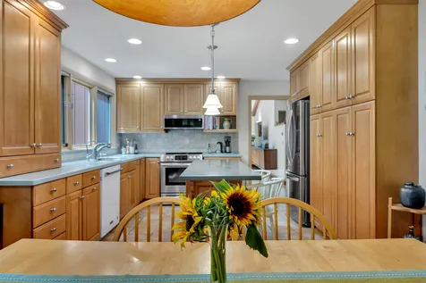 8 Haskins Road Hanover NH 03755