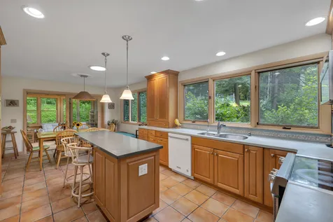 8 Haskins Road Hanover NH 03755