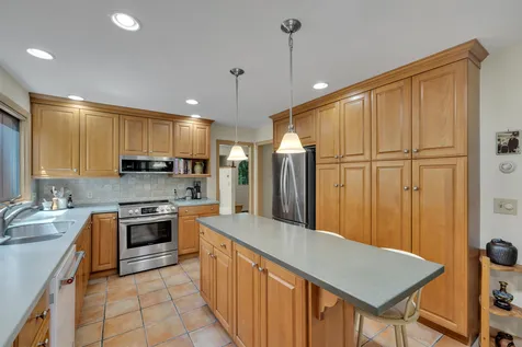 8 Haskins Road Hanover NH 03755