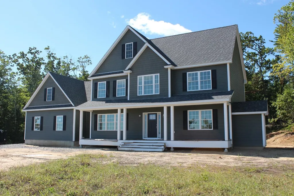 18 Merrill Crossing Bow NH 03304