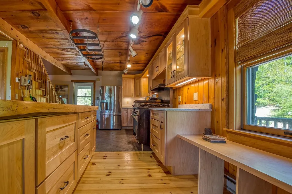 56 Ridgeview Drive Albany NH 03818