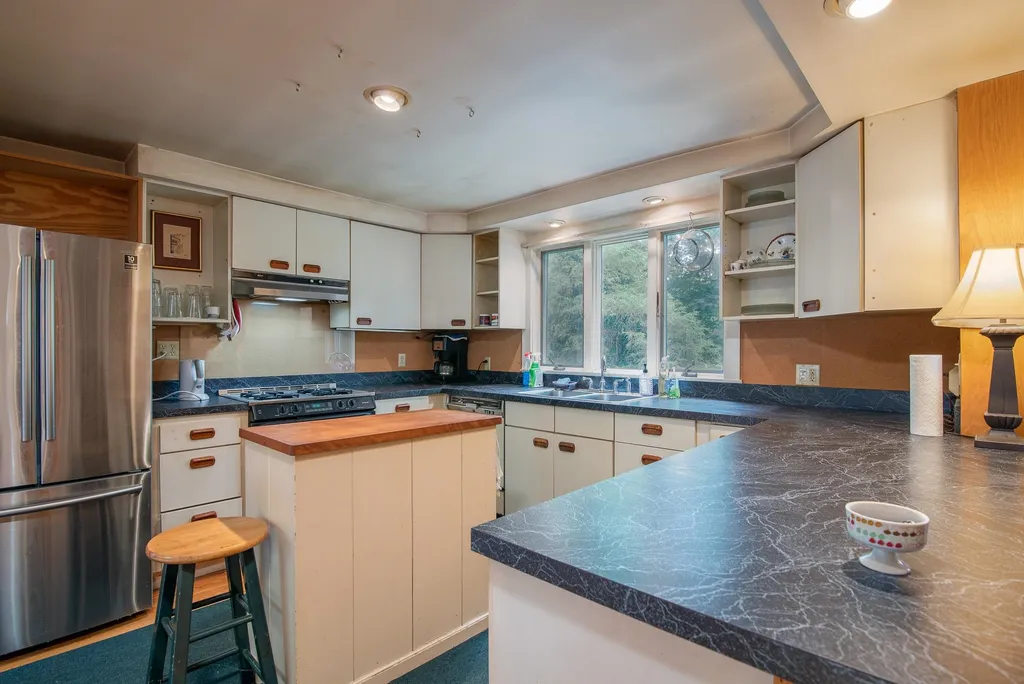 11 Naves Road Hampton NH 03842