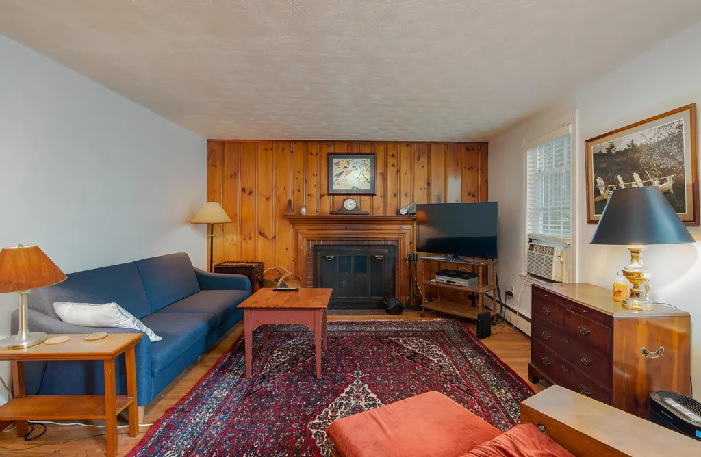 11 Naves Road Hampton NH 03842