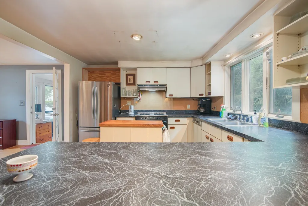 11 Naves Road Hampton NH 03842